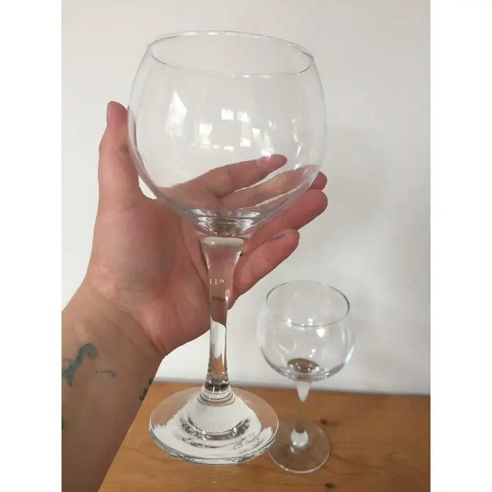 Pair 2 Vintage Bill Healy Signed Stemmed Red Wine Bucket Drinking Glasses Clear